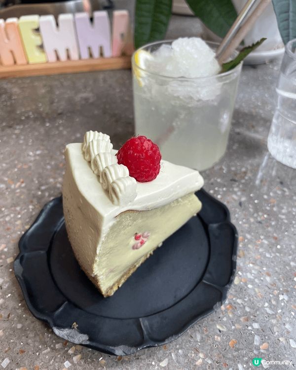 工作日中午嚟到西營盤排隊世一巴斯克名店，一人小等左15分鐘，...