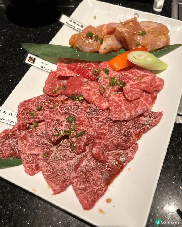 🚝「燒肉本部牧場（國際通店）」店內環境乾淨，座位好寬敞。🥗晚...