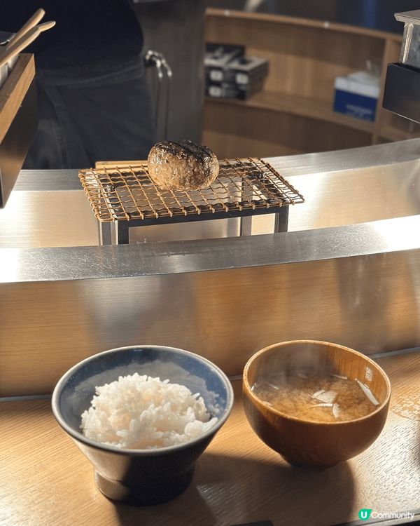 終於喺香港食到超人氣嘅挽肉之米！店內裝修貫徹日本風格，兩邊吧...