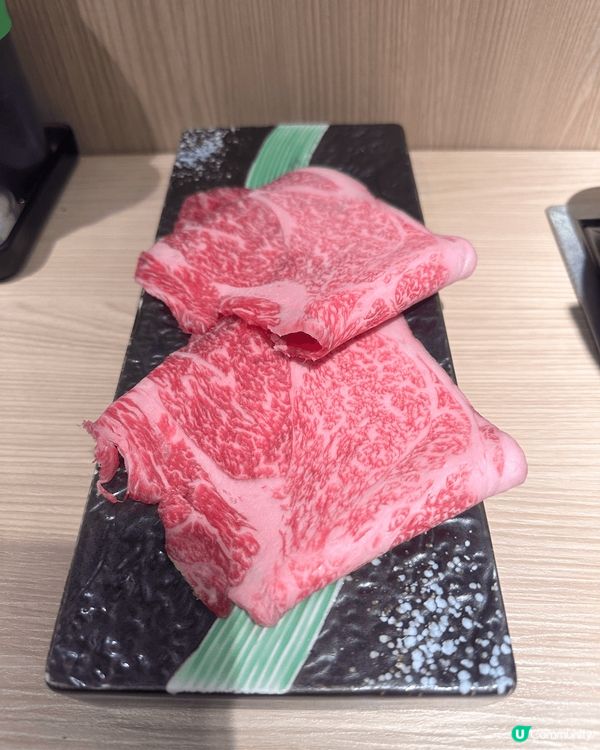 昨晚去了旺角食壽喜燒，平均唔使$200一位，牛肉雪花唔錯，性...