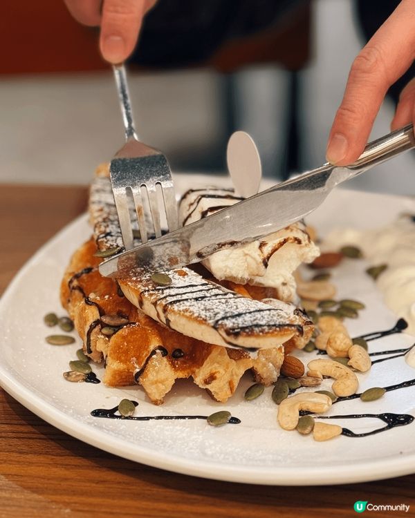 餐廳環境空曠，空間感大，坐得好舒服😌