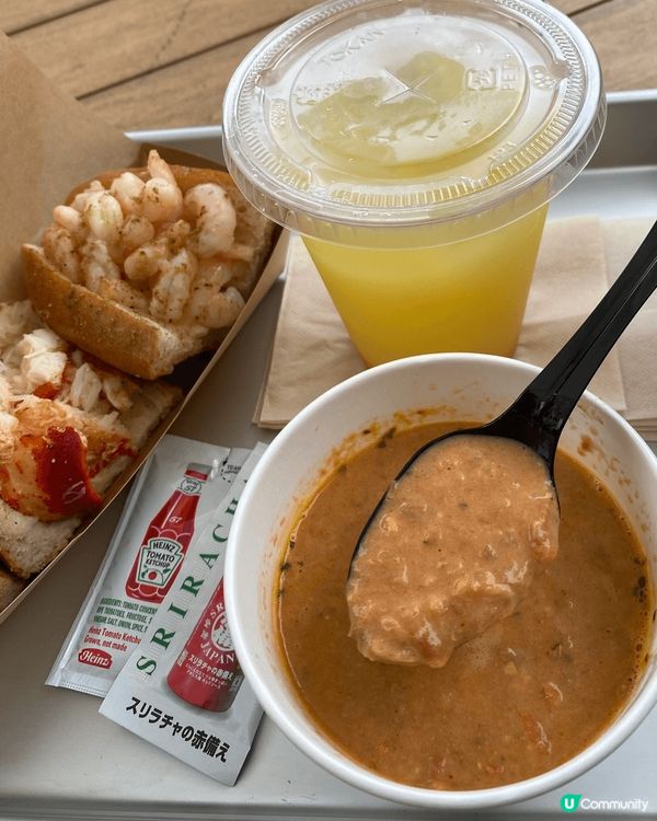 在臨空城PREMIUM OUTLETS血拼完，看到有龍蝦包，...