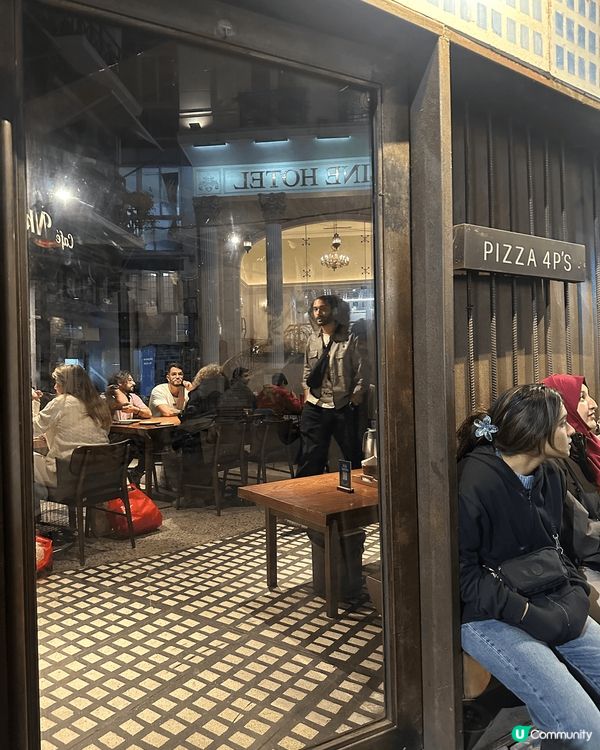 我哋去咗越南河內舊城區嘅Pizza 4P’s Bao Kha...