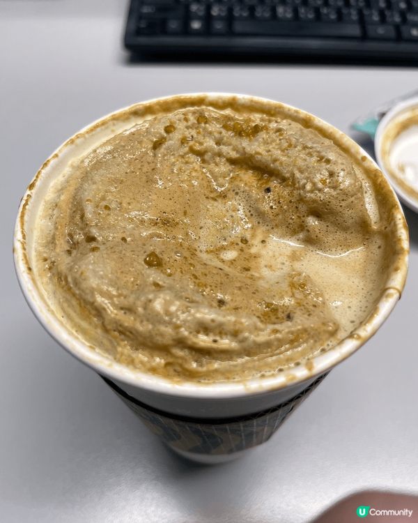 Starbucks緊貼潮流，推出咗三款開心果產品，包括海鹽焦...