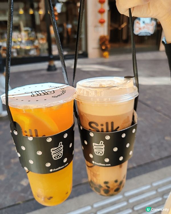 早前打卡了利東街的絲茶，選了最大熱的兩款飲品－星空茶皇和三重...