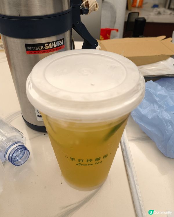 深圳隨處可見的特色手打鴨屎香檸檬茶