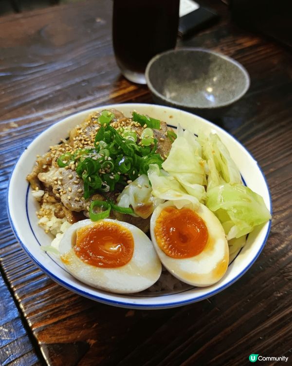 位於灣仔小巷的幸屋，高質日本拉麵，叫咗個2人餐加冷麵。拉麵質...