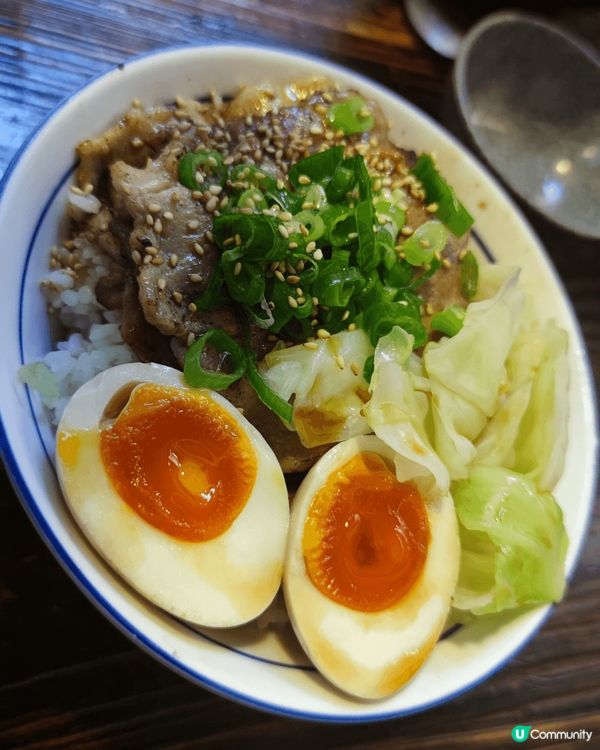 位於灣仔小巷的幸屋，高質日本拉麵，叫咗個2人餐加冷麵。拉麵質...