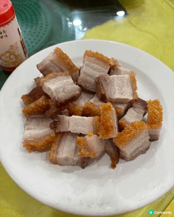 新世星酒樓，自家製燒肉肥瘦均勻，入口即化，真係唔錯。走地雞肉...