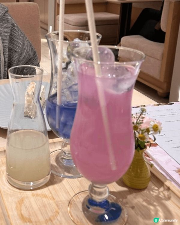 樱桃飲品，景也襯杯飲品