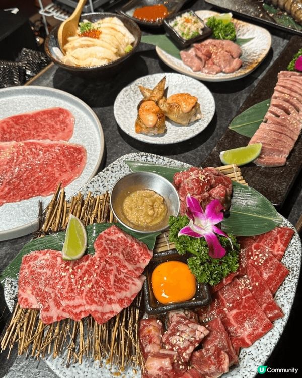 台北必食既燒肉，全程都有店員幫手燒，只需要食食食就得，叫左份...