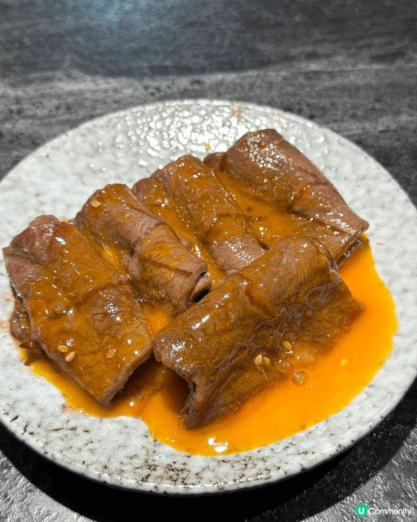 台北必食既燒肉，全程都有店員幫手燒，只需要食食食就得，叫左份...