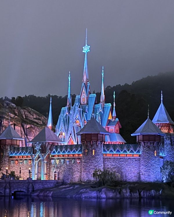 香港迪士尼樂園夜景! 如果你都鍾意我嘅分享如果都鍾意我嘅分享...