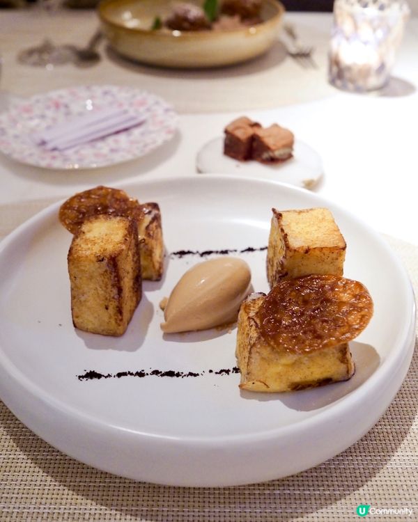 跟閨蜜去嚐嚐法式料理🥰這間Maison ES 隱身在灣仔靜謐...