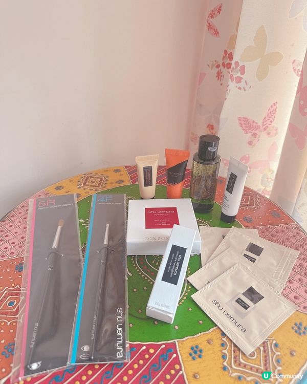 係shu uemura買了新色眼影同唇膏💄，眼影顏色幾靚又容...