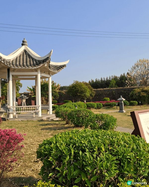 在中國廣西賀州，剛巧是農曆三月紀念劉三姐，有孔子廣場等。