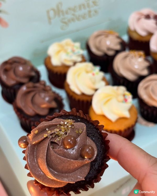 紀念日蛋糕打卡📸  
靚到唔捨得食🤤