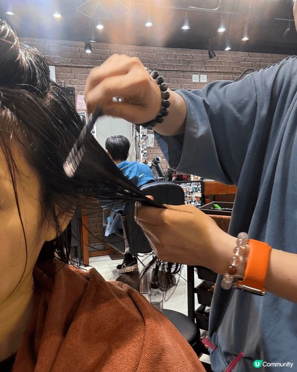 間中要做下護髮treatment，經常漂染燙，搞到髮絲又乾又...