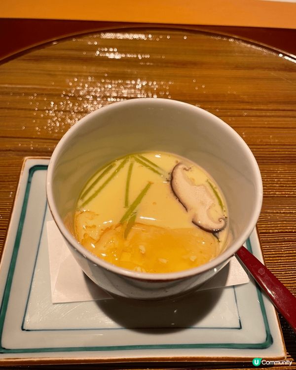 人生第一次吃高級懷石料理，每道菜都很精緻， 最適合相機食先的...