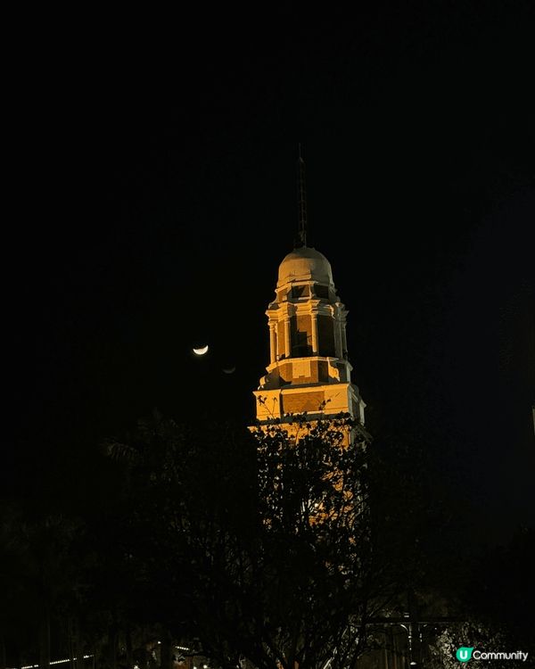 夜晚行尖沙咀，再搭船，行埋灣仔海旁，景色優美怡人