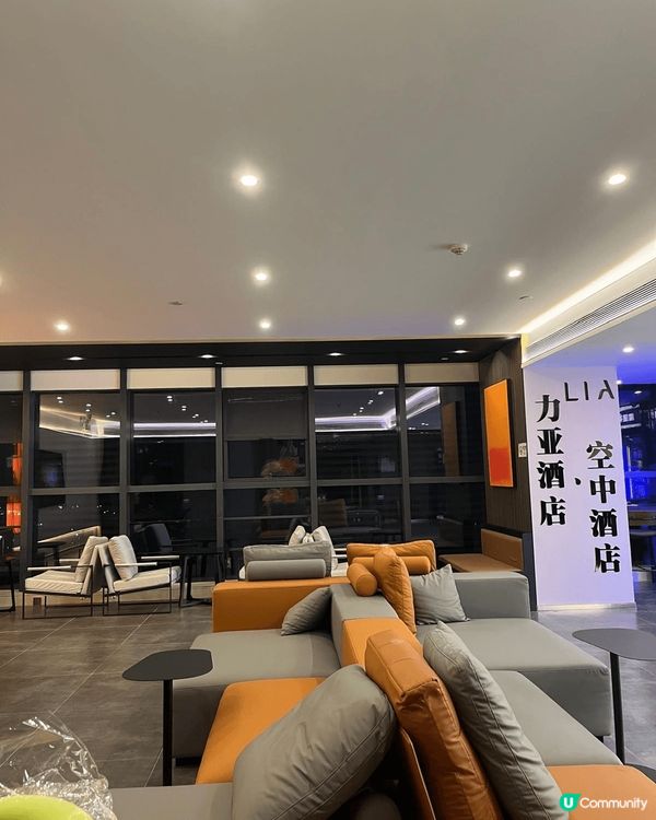 深圳的力亞酒店裝修簡潔大方，房間就簡約風格，比較適合年輕人的...