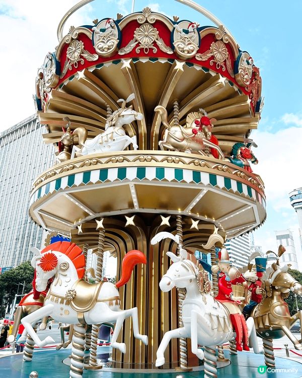 情人節來到深圳 ，被呢個旋木馬造型吸引，忍唔住影左好多張靚相...