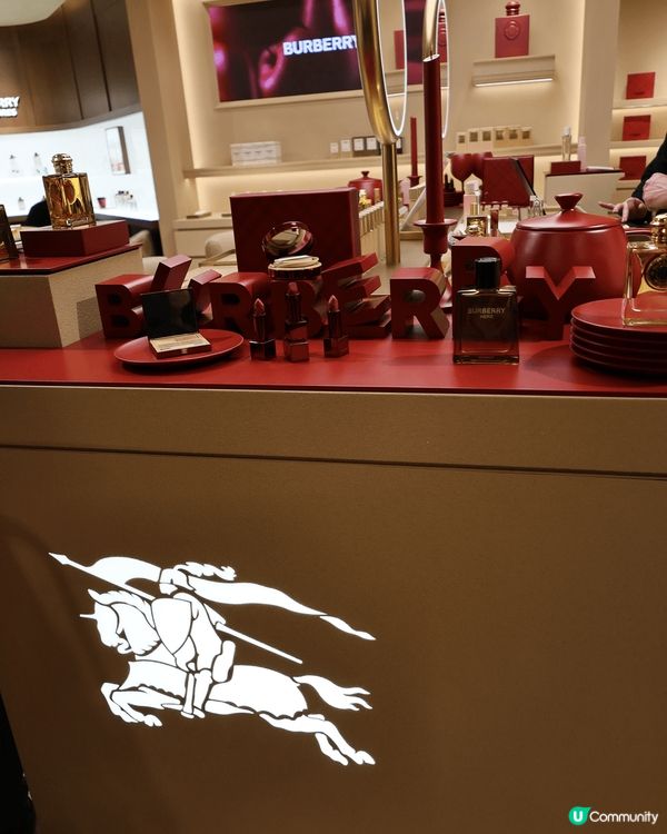 Burrbery 最近的化妝品和香水，時尚美妝界新系列不只是...