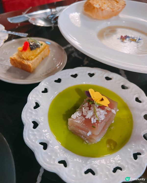 中環$148歎法式花膠鮑魚！玫瑰花鋼琴打卡必去🌹🎹😍