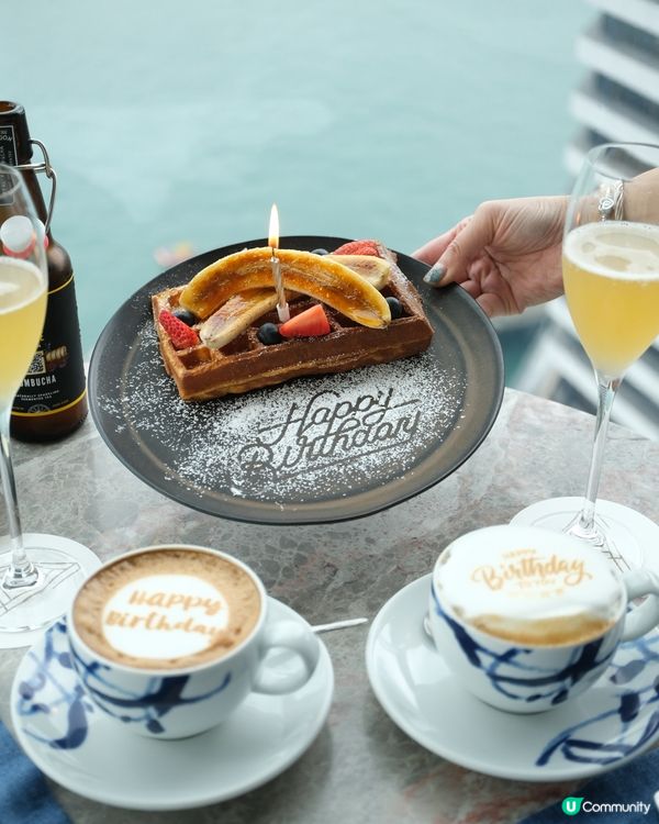 尖沙咀11樓嘆維港景 🏙️  
酥炸蟹肉餅必試！🦀