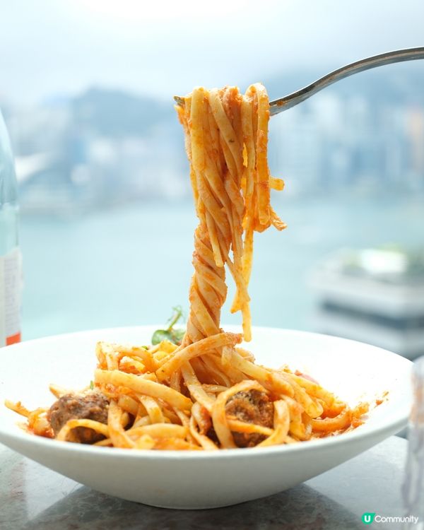 尖沙咀11樓嘆維港景 🏙️  
酥炸蟹肉餅必試！🦀