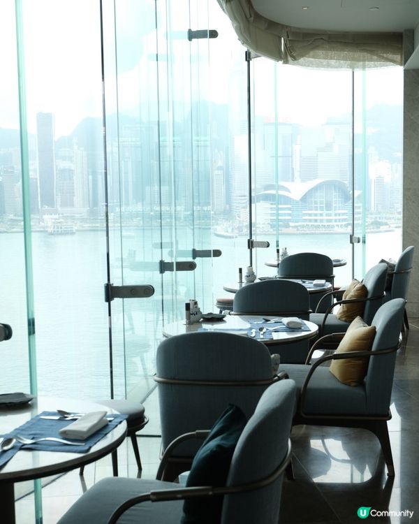 尖沙咀11樓嘆維港景 🏙️  
酥炸蟹肉餅必試！🦀