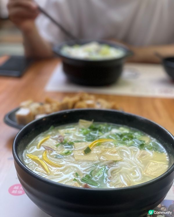 在綠植環繞中品味地道雲南！