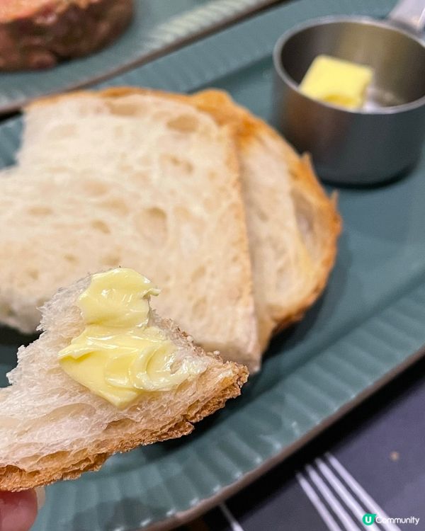 氛圍滿滿 . 法式餐飯