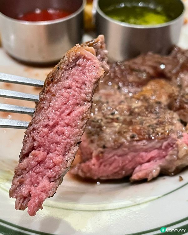 氛圍滿滿 . 法式餐飯