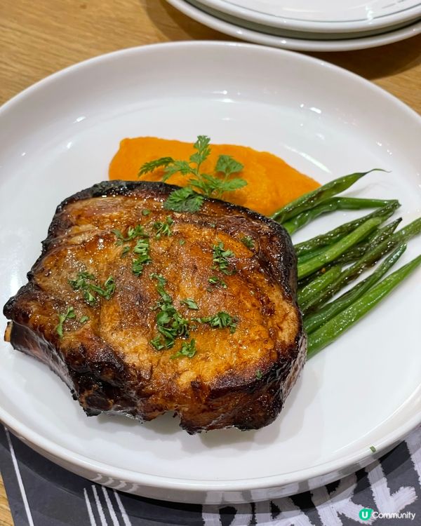 氛圍滿滿 . 法式餐飯