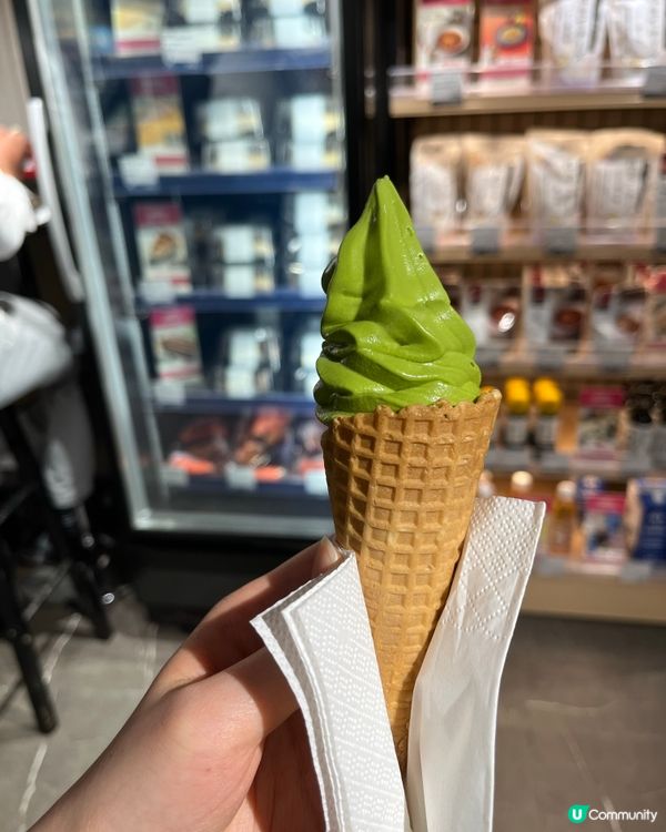 Free ice cream 🍦 一個人食兩條雪糕🍦太飽了