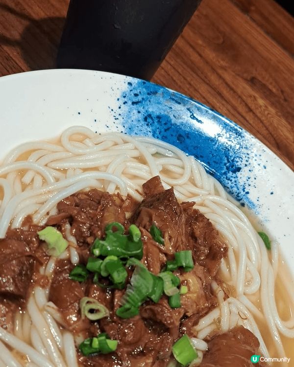 香港茶餐廳有些食物即使邪惡但是又不會不吃的，例如炸雞脾及西多...
