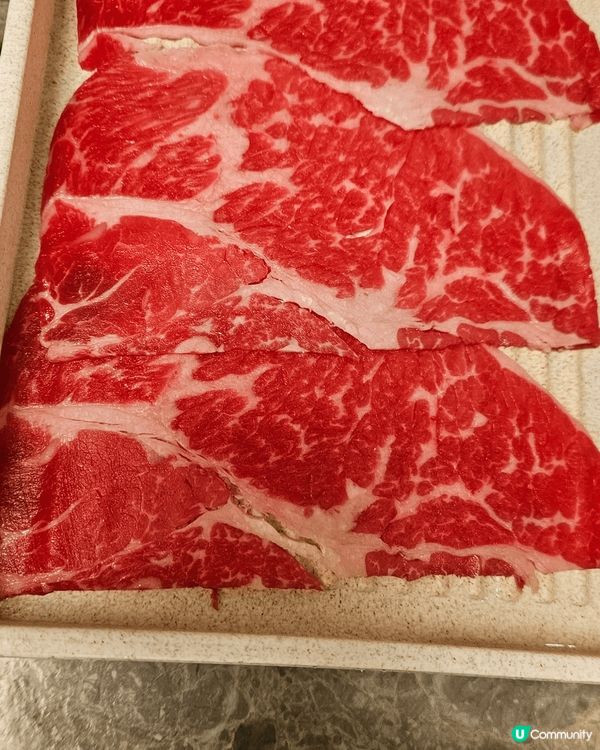 牛駅牛肉麻辣火鍋 真係牛肉嫩滑湯底靚叔叔四個鐘 仲有好多甜品...