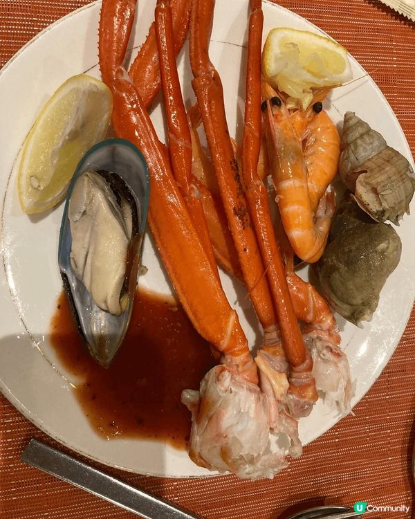 沙田帝都酒店的柏麗廳，它的自助午餐，性價比非常高，食物款式多...