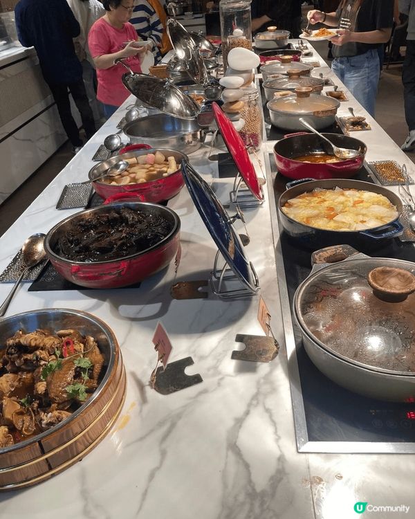 沙田帝都酒店的柏麗廳，它的自助午餐，性價比非常高，食物款式多...