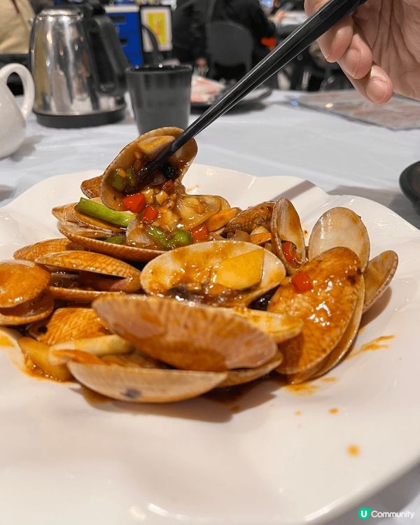 最近同朋友去左鴨脷洲食海鮮，試左餐廳既招牌蟹菜式，食得好滿足...