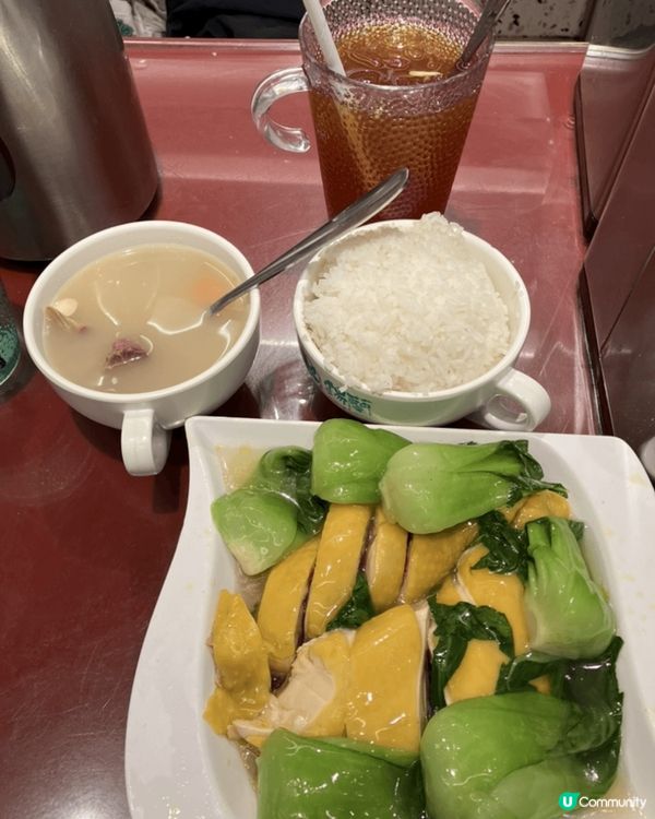 小棠菜繪菜膽雞配一碗白飯，再喝一碗鮮甜紅蘿蔔蓮藕排骨湯，吃了...