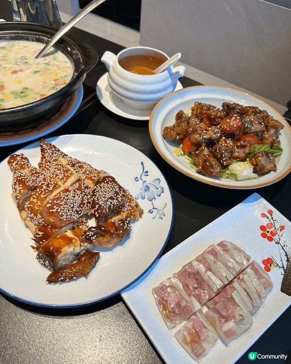 位於啟德睇藝館的名苑酒家，食物比起傳統酒樓款式更加多，而且質...