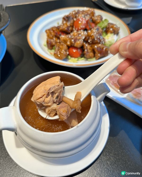 位於啟德睇藝館的名苑酒家，食物比起傳統酒樓款式更加多，而且質...