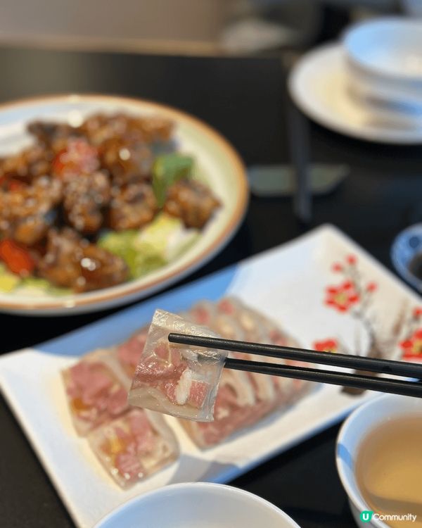 位於啟德睇藝館的名苑酒家，食物比起傳統酒樓款式更加多，而且質...