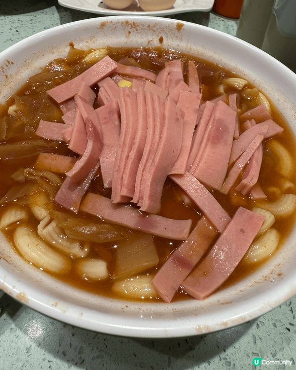 屯門荷蘭冰室蕃茄火腿通粉早餐。雖然打卡色彩豐富，但味道太淡。...