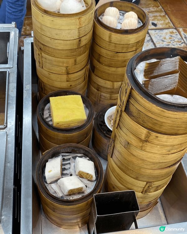 蓮香樓是香港的百年茶樓，以 傳統港式點心和 懷舊推車服務聞名...