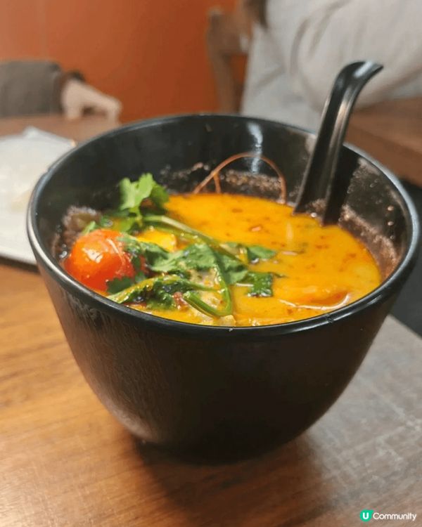 原來唔使飛泰國🇹🇭，喺旺角都搵到份量驚人嘅地道泰菜！呢間「阿...