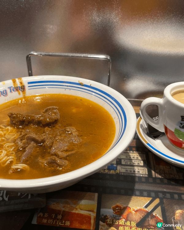 28元的沙爹牛肉公仔麪， 牛肉大大塊， 沙爹湯底比預期好味，...