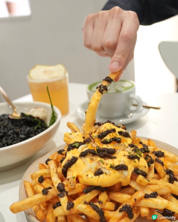 元朗新開小清新咖啡店☕️  簡約白色裝修，舒服放鬆😌